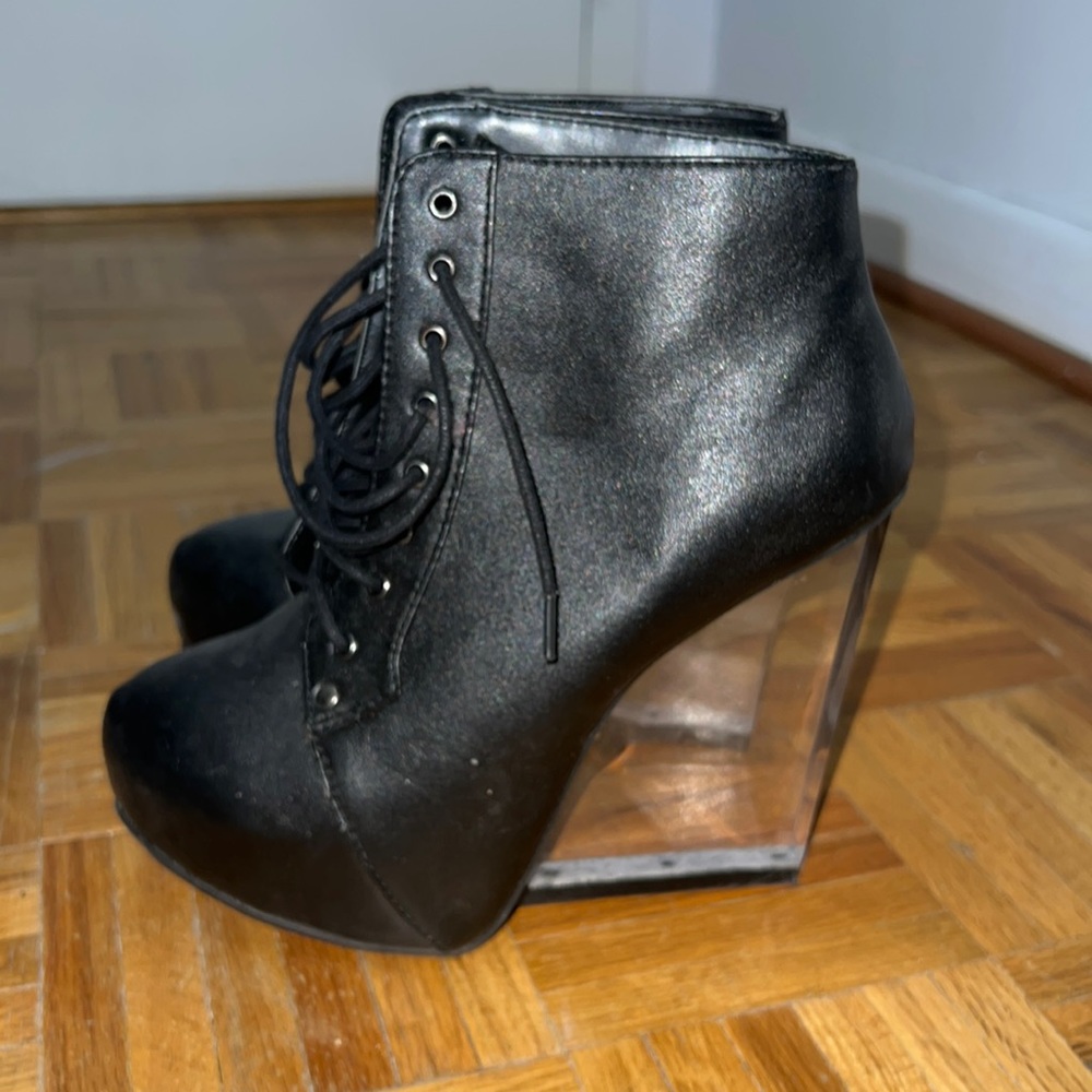 Extravagant see-through wedges size 6